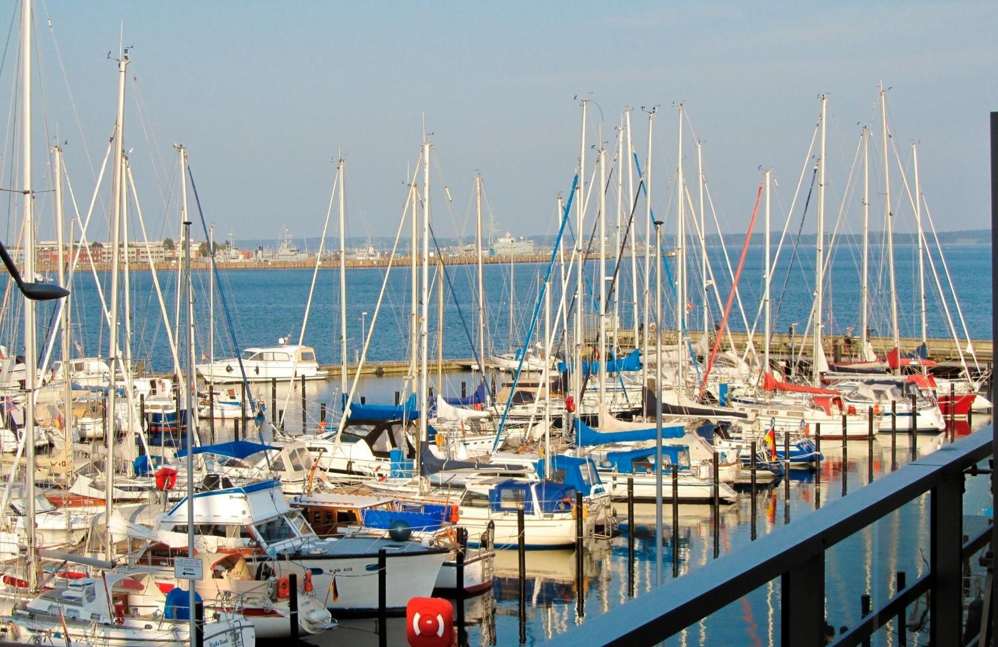 Apartment 12 - "Silbermoewe I" - Blickrichtung Yacht- Und Binnenhafenoffenes Meer Eckernförde Eksteriør bilde