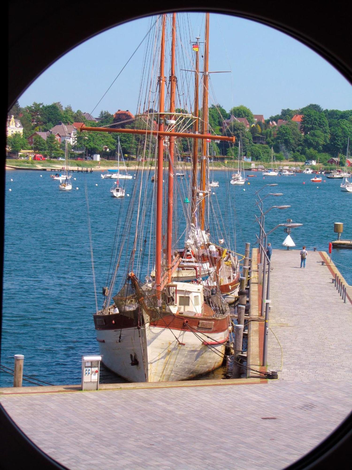 Apartment 12 - "Silbermoewe I" - Blickrichtung Yacht- Und Binnenhafenoffenes Meer Eckernförde Eksteriør bilde